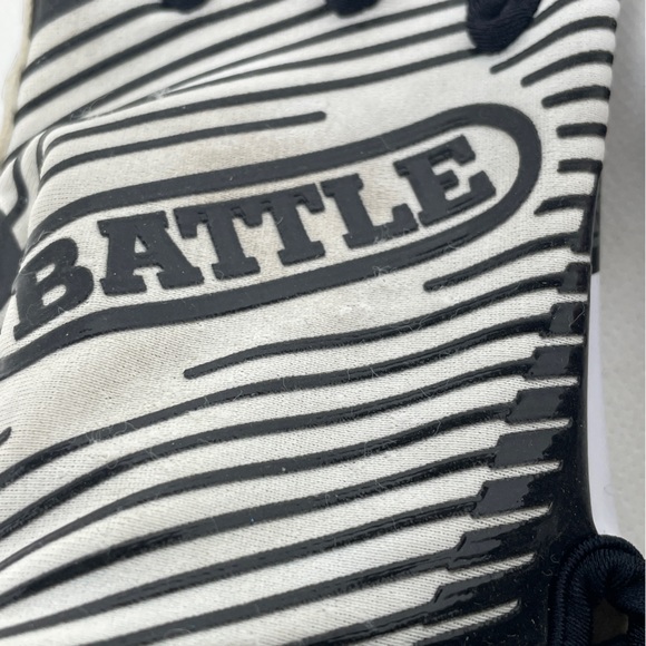 Battle Sports “Beware of Dog” Receiver Football Gloves Youth Medium - Picture 5 of 6